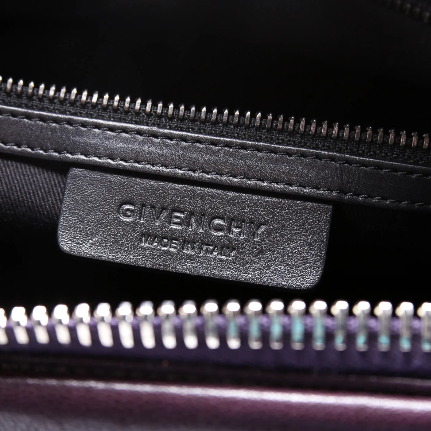 Antigona Satchel Medium