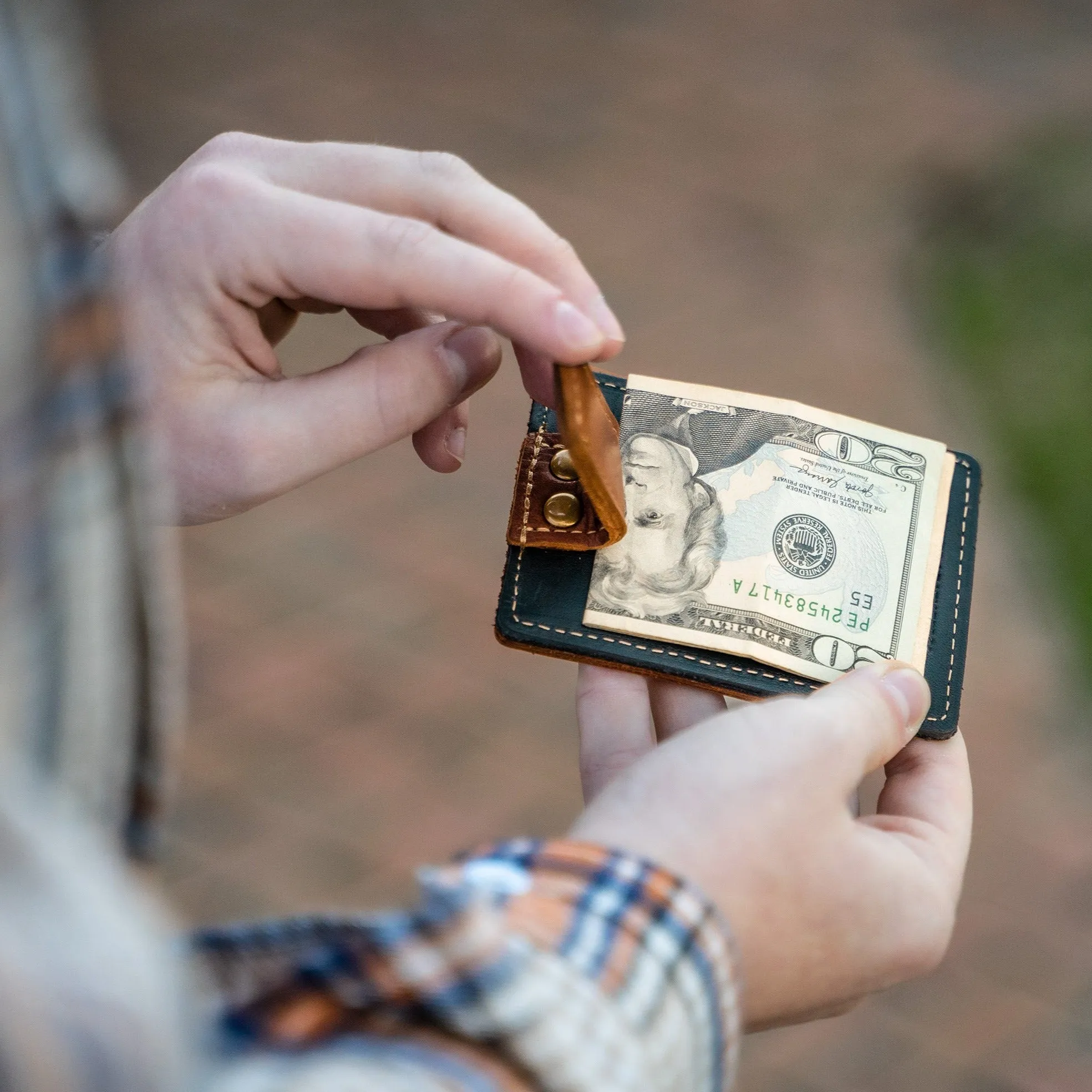 The Levi Fine Leather Vertical Magnetic Money Clip Wallet